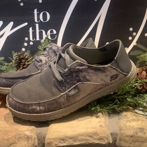 Men’s Skechers Mossy Oak Black and Gray Sneakers